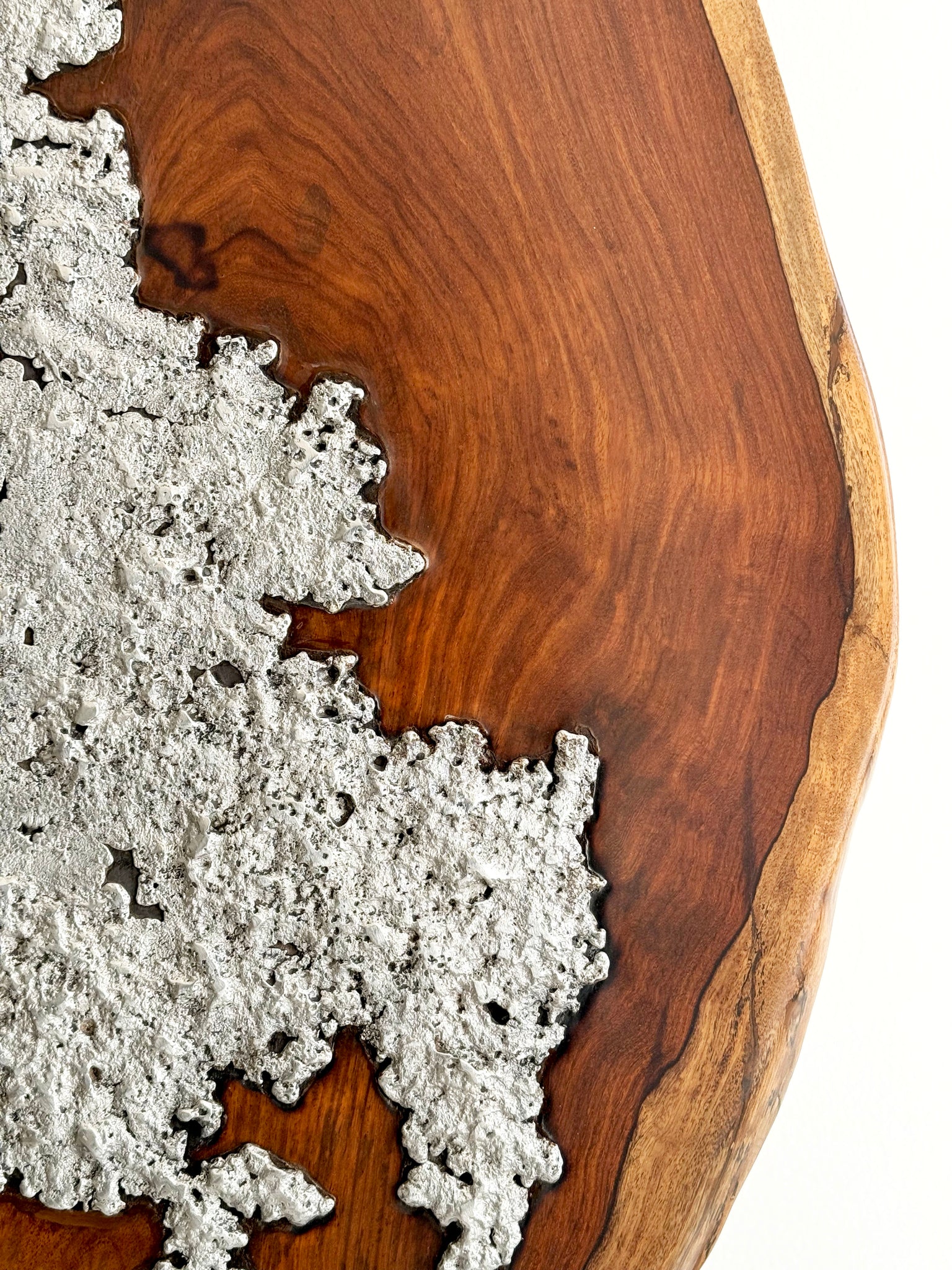 Molten Aluminium on Wood // 01