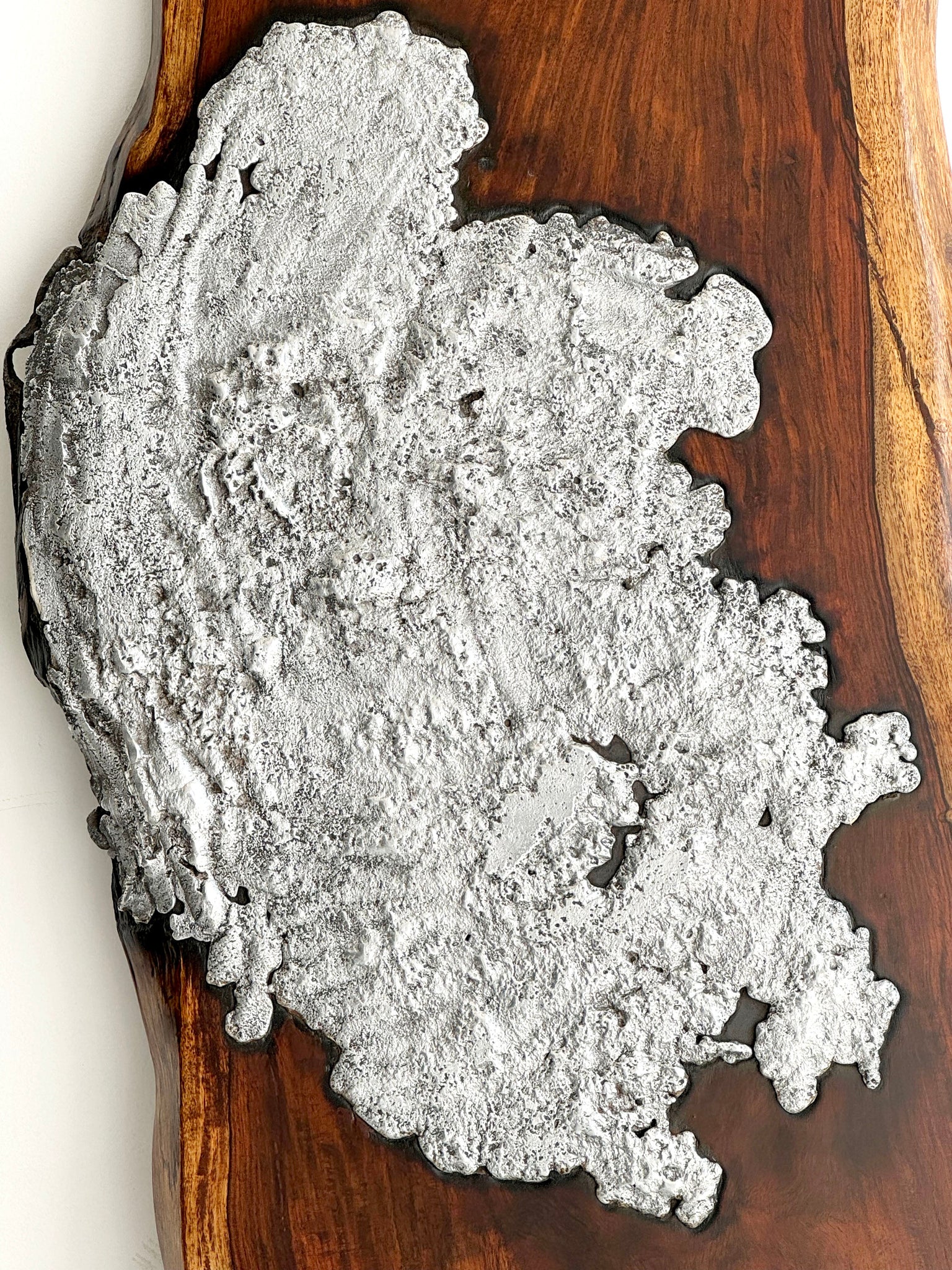 Molten Aluminium on Wood // 05