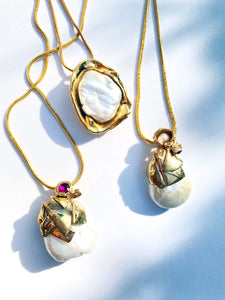 Baroque Pearl Pendant // 22