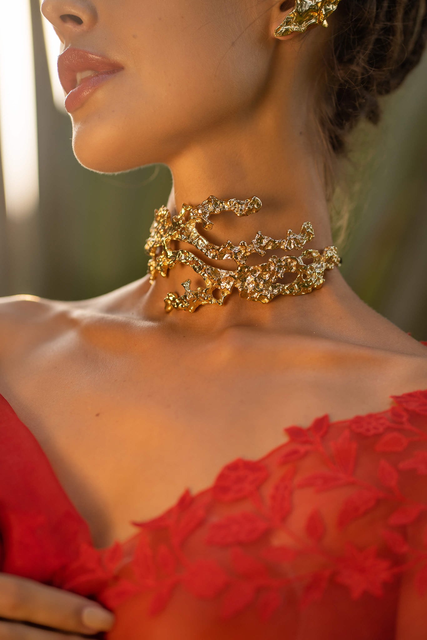 Statement choker outlet