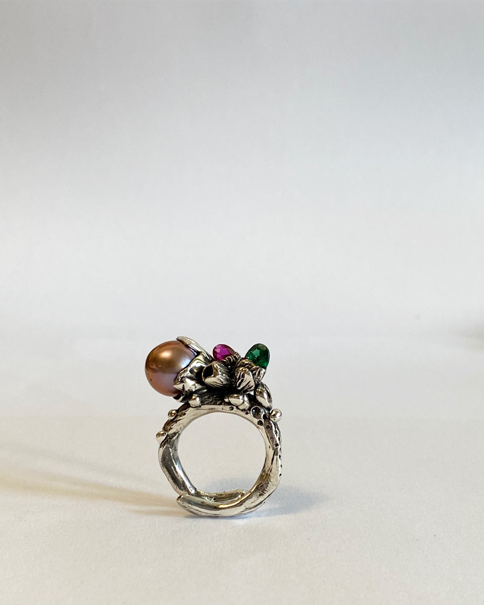 The Pearl Treasure Ring in Silver