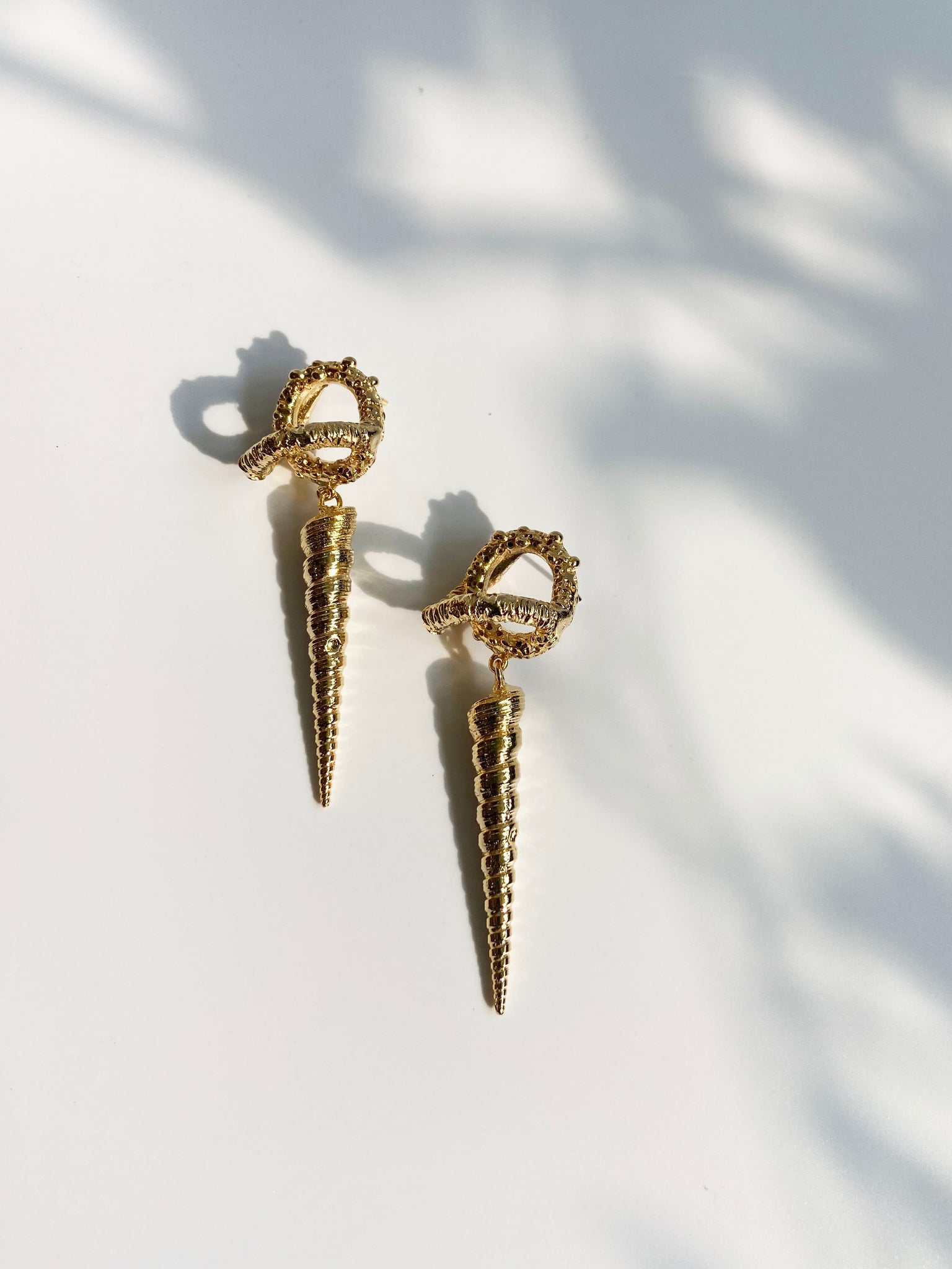 Studio metallurgy Shell Spear Earrings