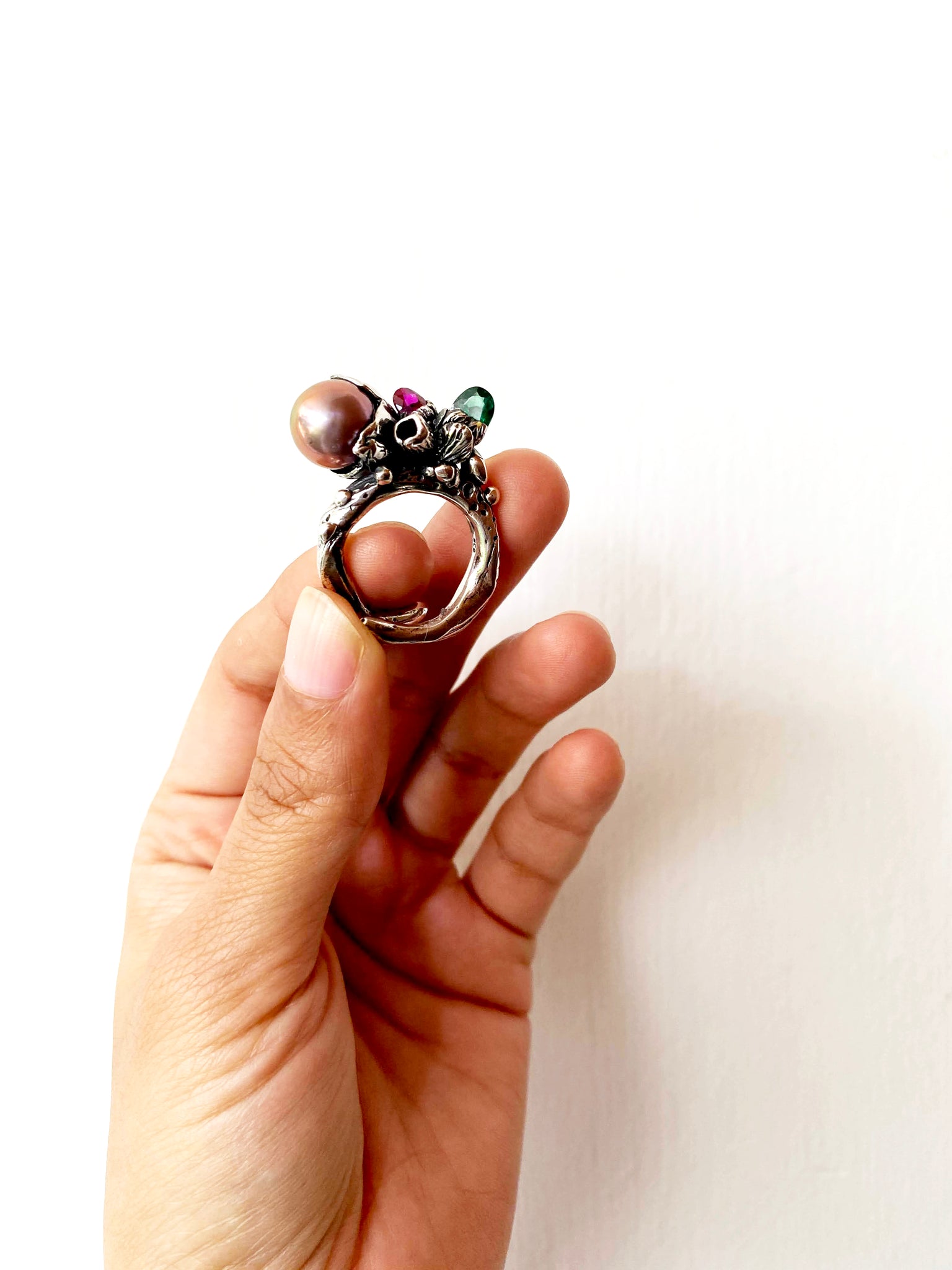 The Pearl Treasure Ring in Silver