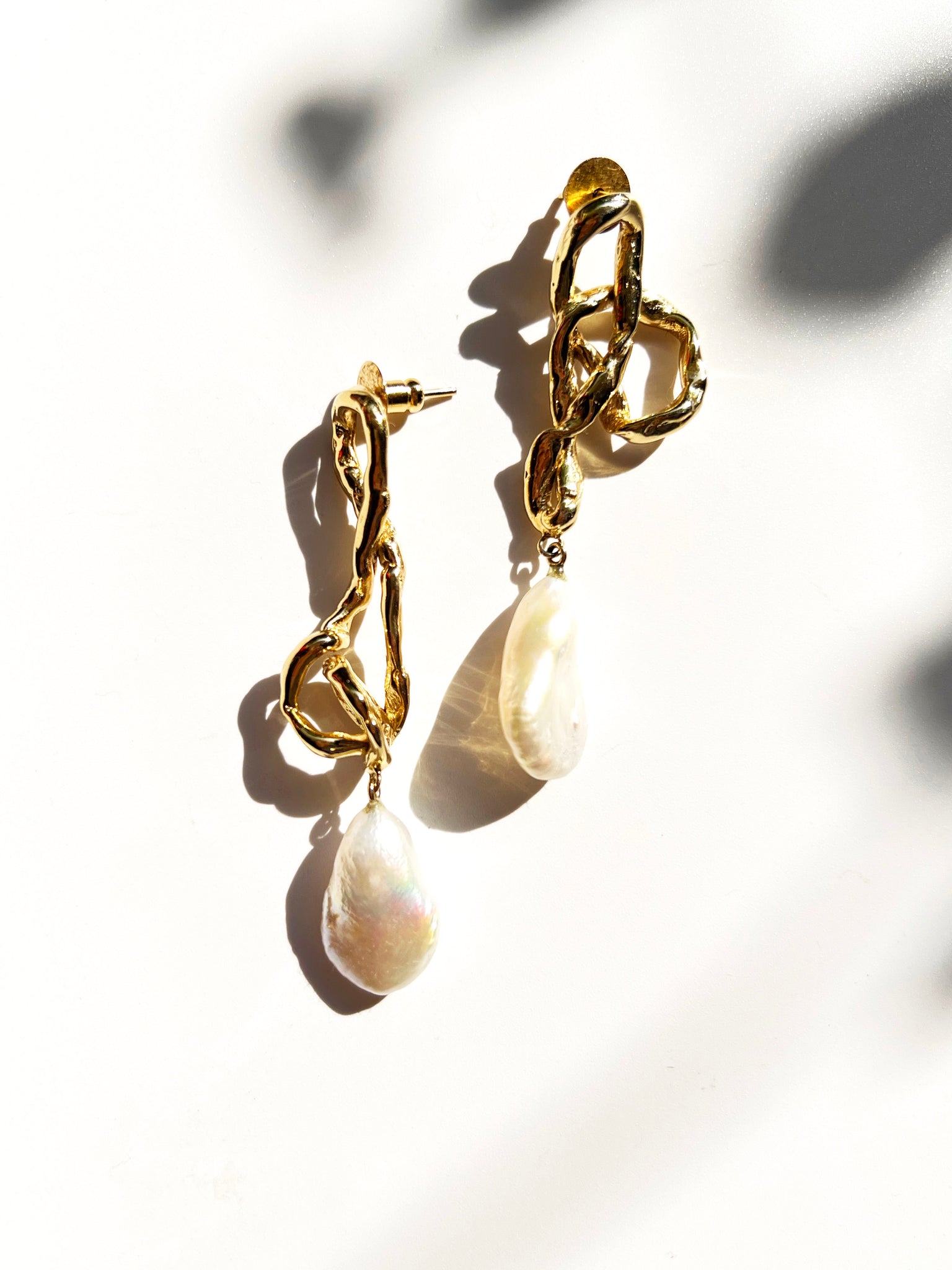 Knotty pearl Earrings studio metallurgy reborn collection