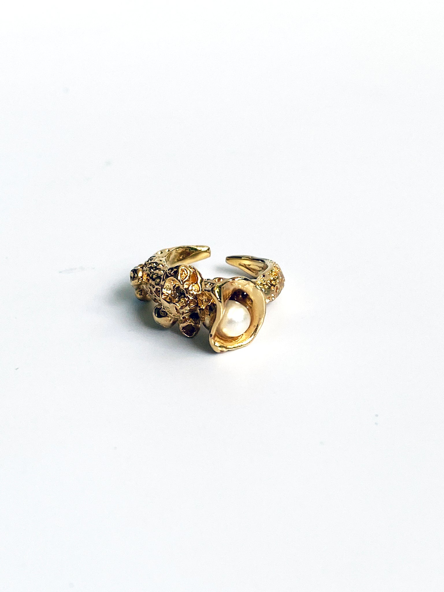 Pearl Treasure Ring 01