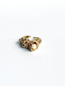 Pearl Treasure Ring 01